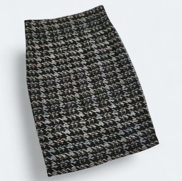 Chaumont Seoul Black and Multi Color Tweed Pencil Skirt Size Small - Picture 1 of 12